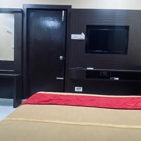 Gsr Residency Hotel Kanchipuram Exterior foto