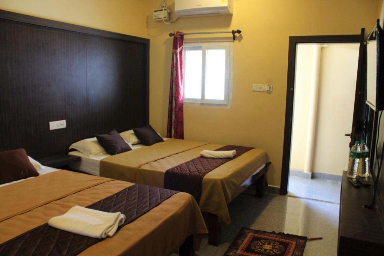Gsr Residency Hotel Kanchipuram Exterior foto