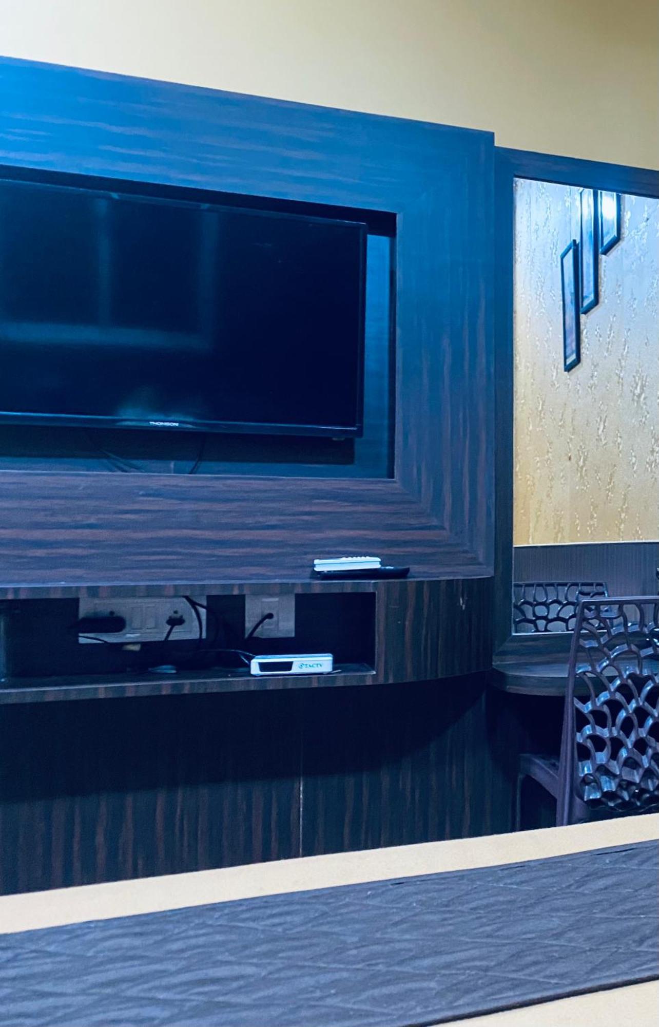 Gsr Residency Hotel Kanchipuram Exterior foto